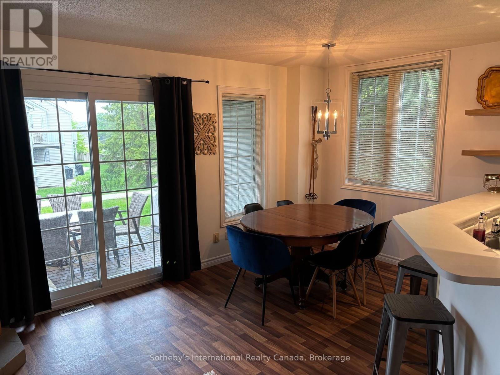 32 - 146 SETTLERS WAY Image 4