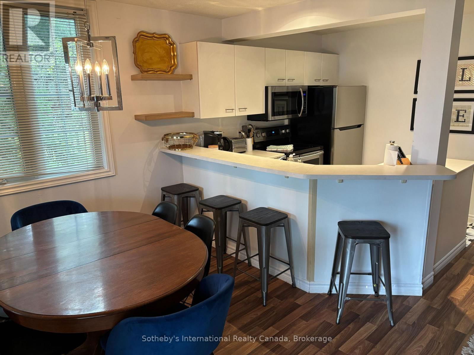 32 - 146 SETTLERS WAY Image 6