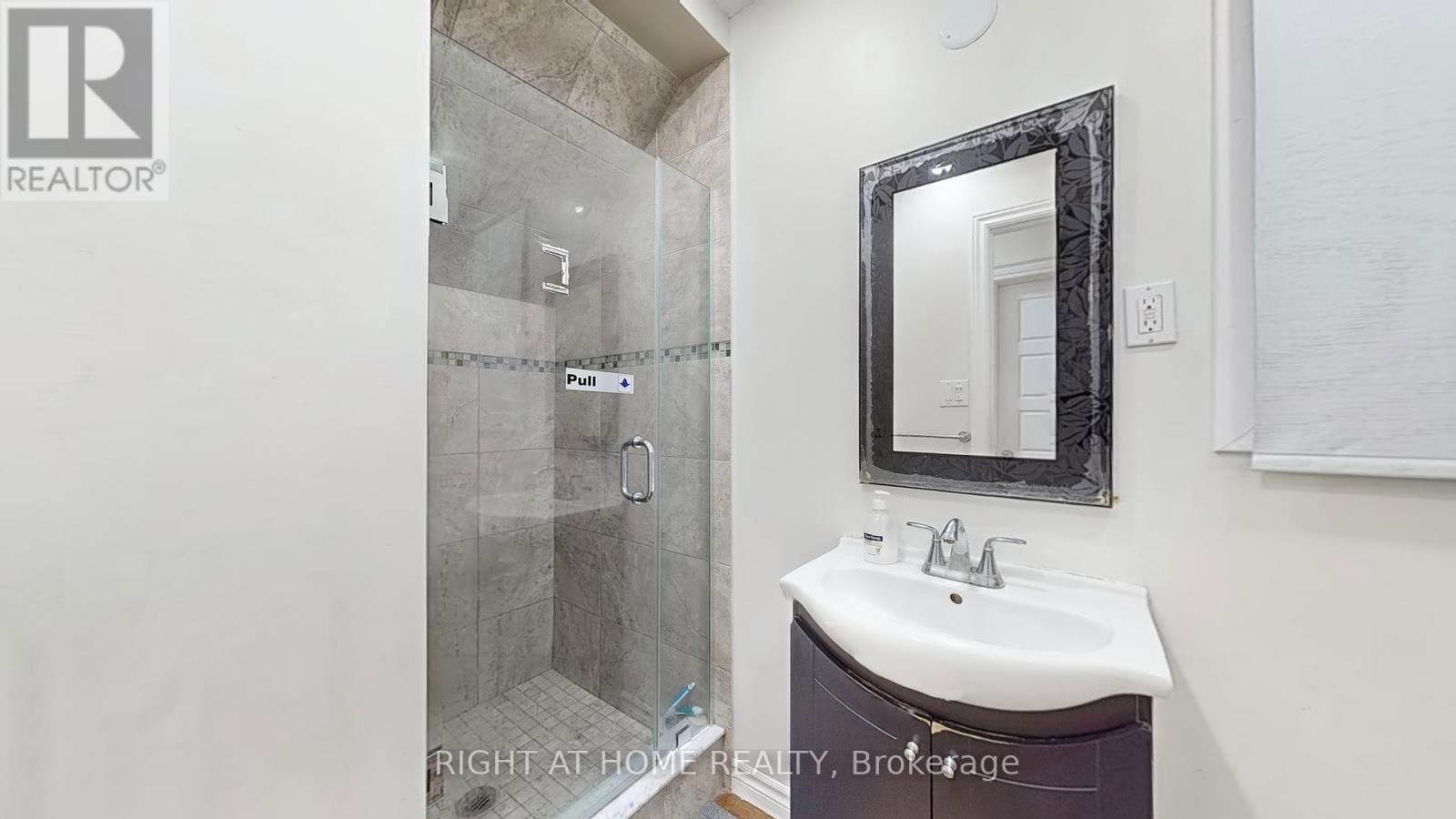 64 EAGLE AVENUE Image 12