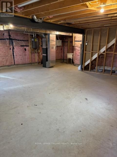 90 KNOTT DRIVE Image 10