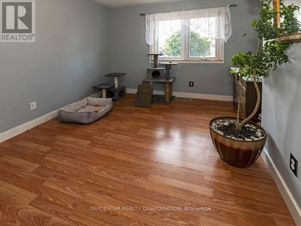 1639 TOULOUSE CRESCENT Image 19