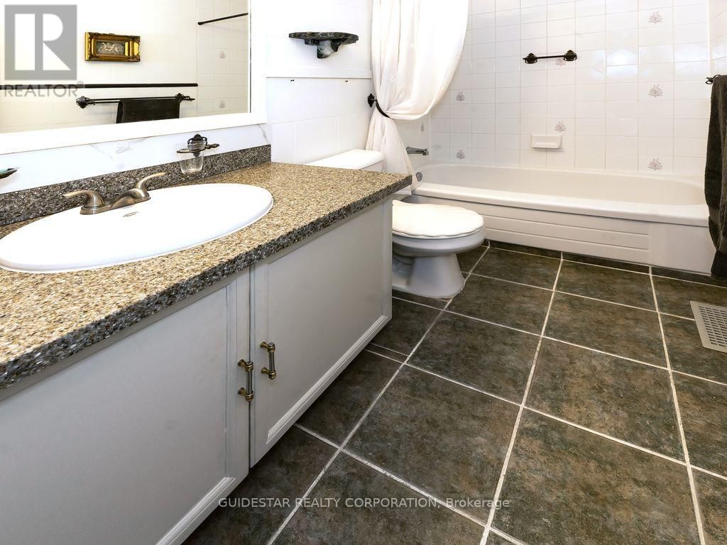 1639 TOULOUSE CRESCENT Image 21