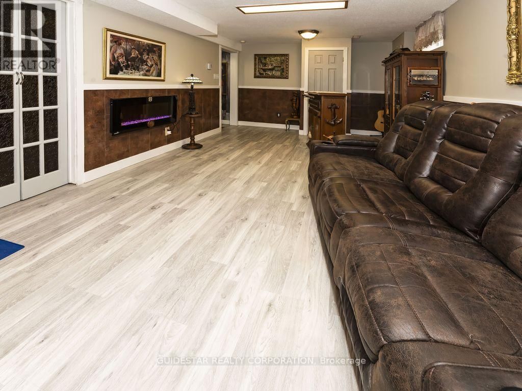 1639 TOULOUSE CRESCENT Image 23