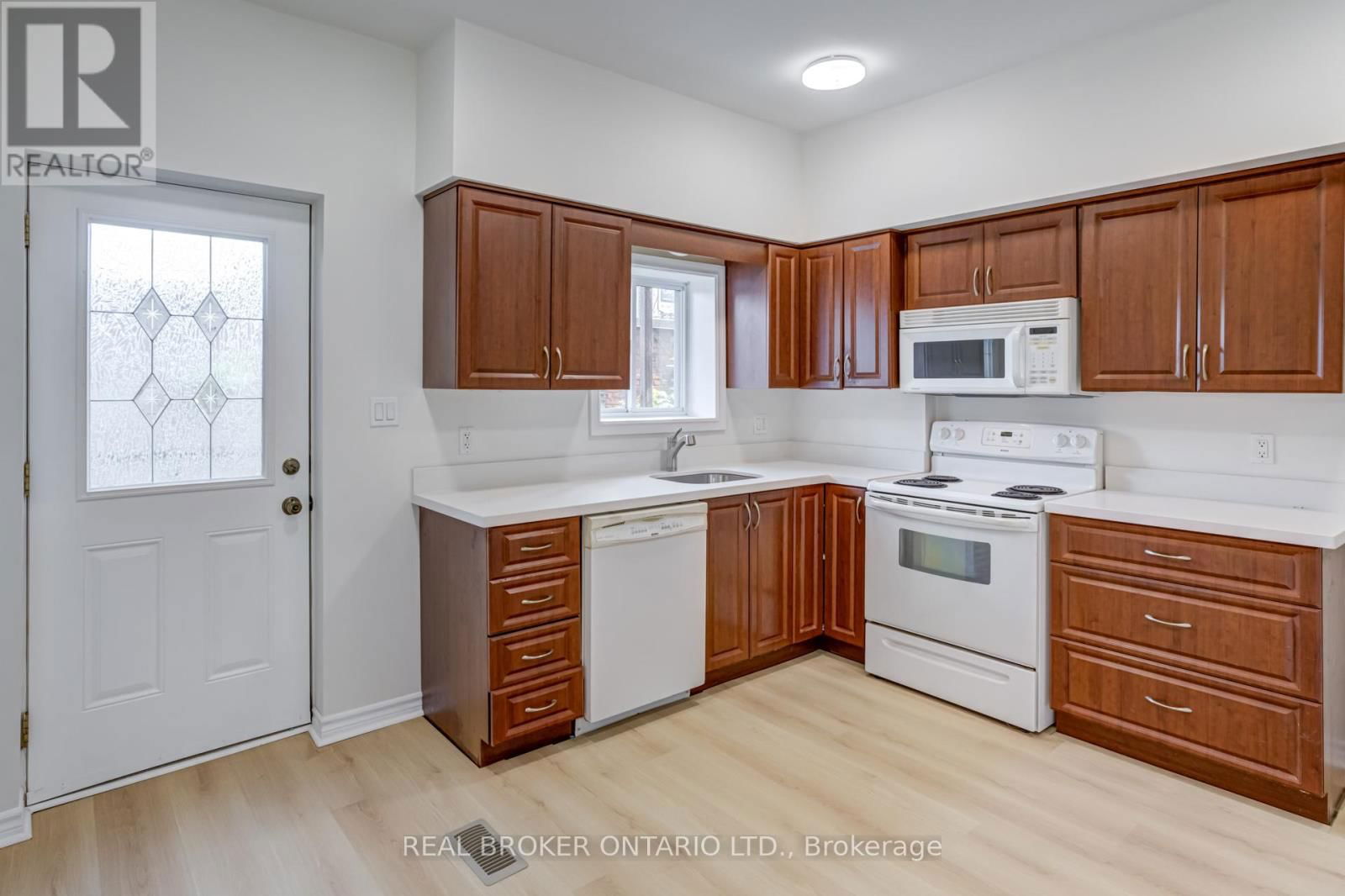 55 YOUNG STREET Image 10