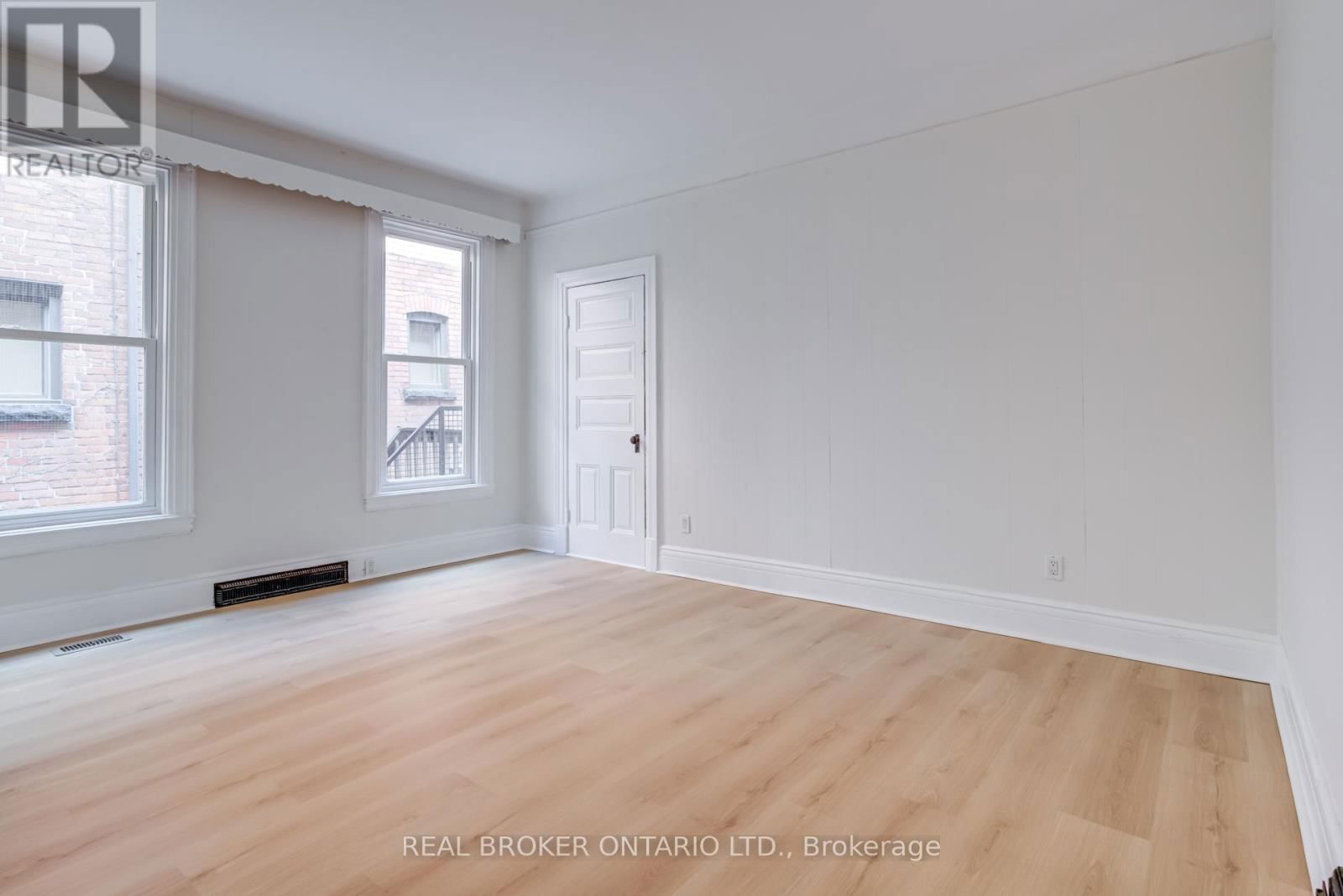 55 YOUNG STREET Image 13