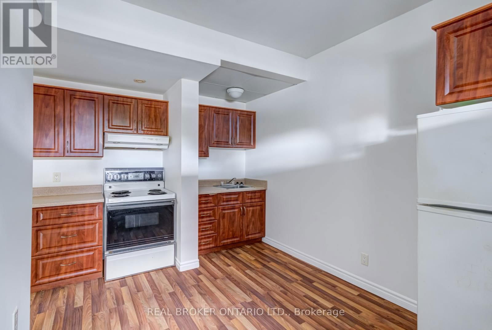 55 YOUNG STREET Image 24