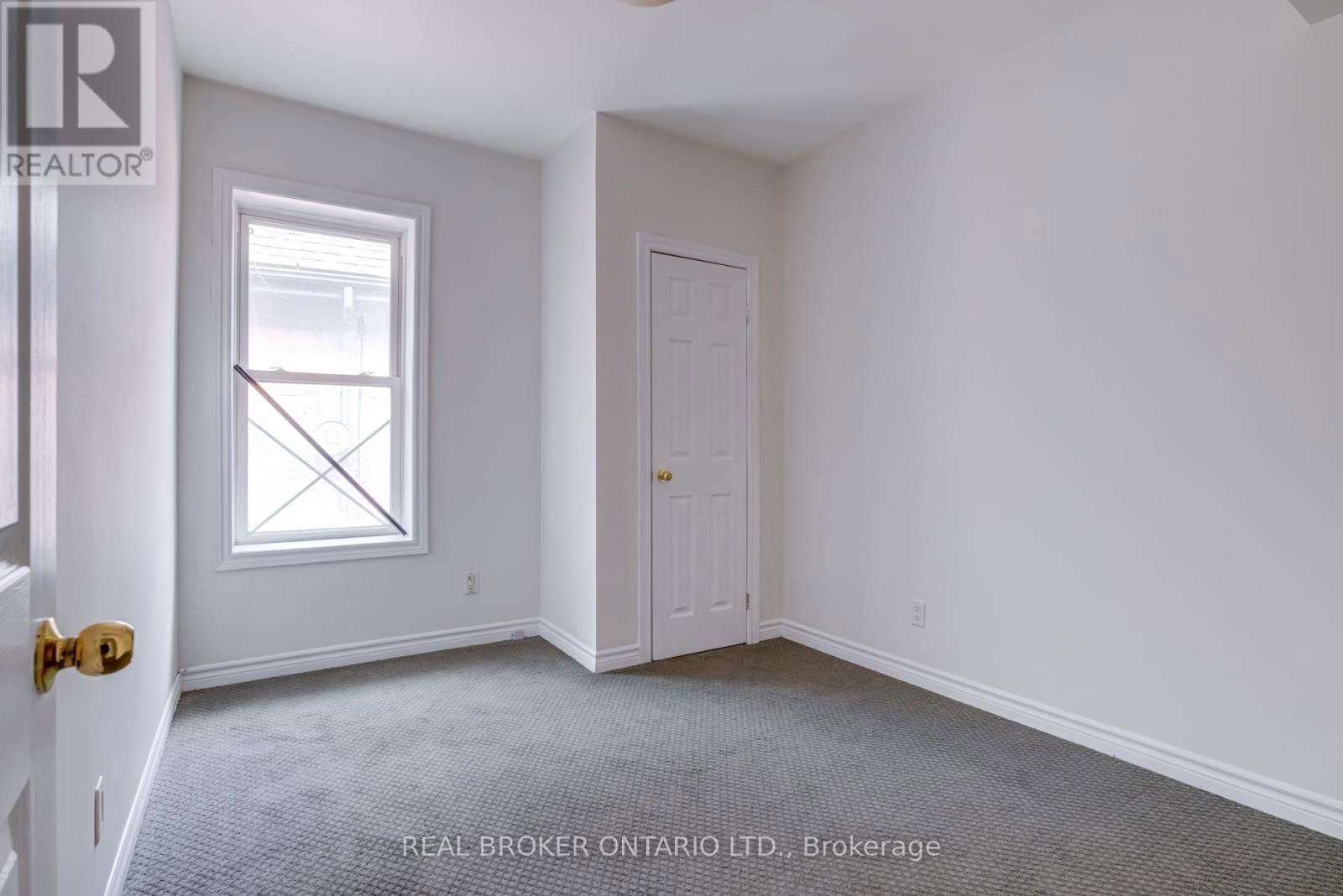 55 YOUNG STREET Image 32