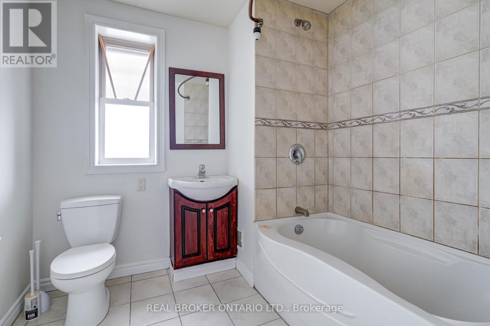 55 YOUNG STREET Image 34