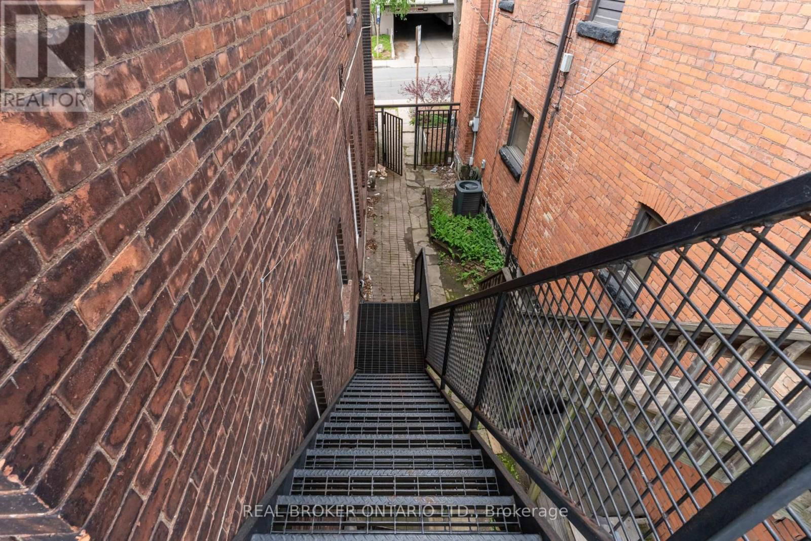 55 YOUNG STREET Image 36