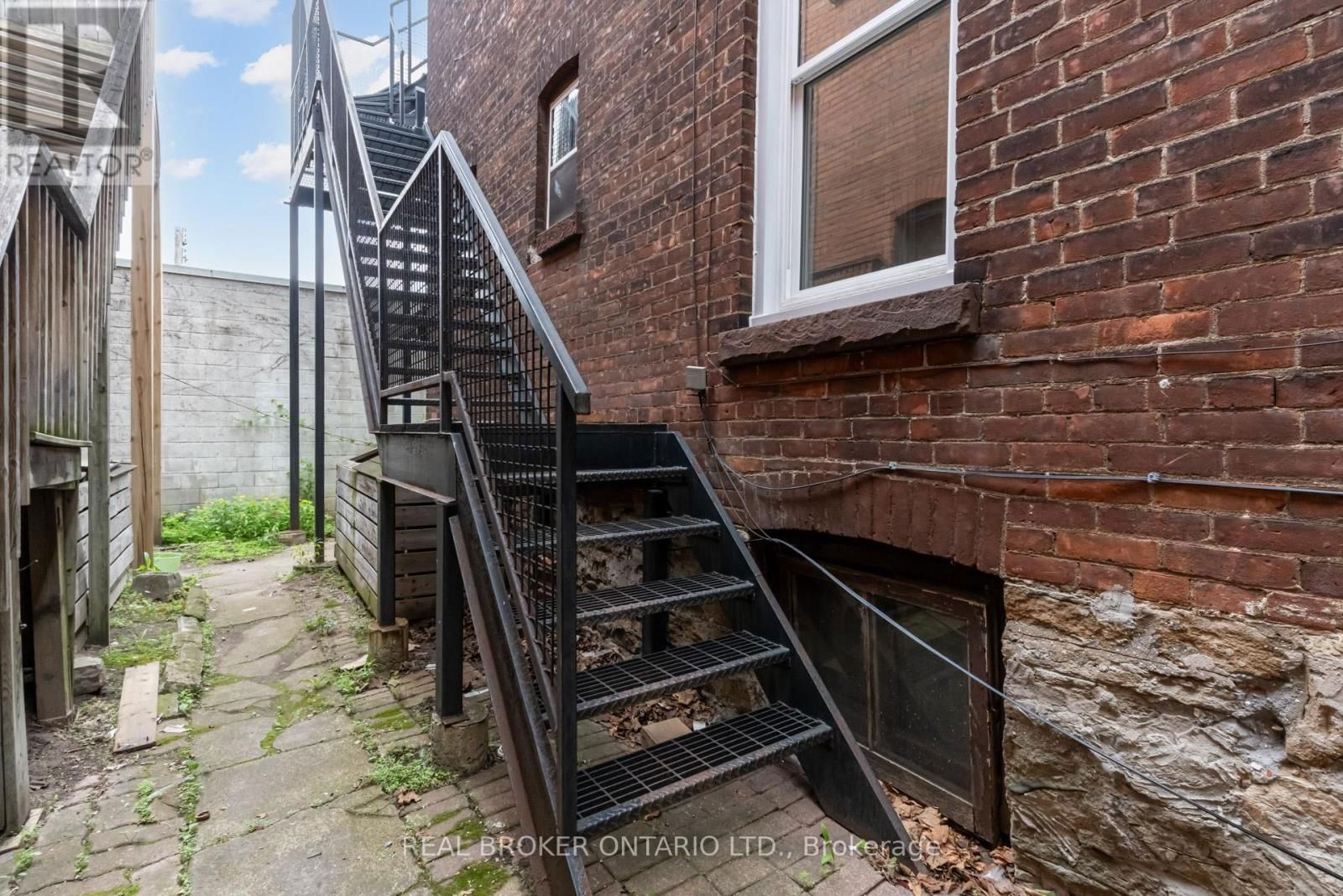 55 YOUNG STREET Image 37