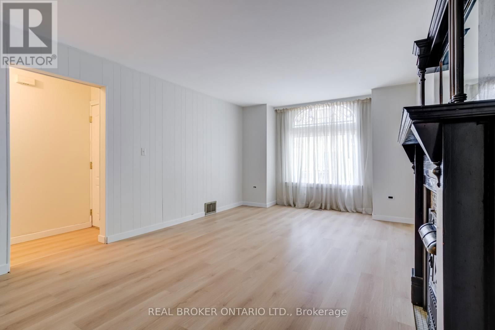 55 YOUNG STREET Image 4