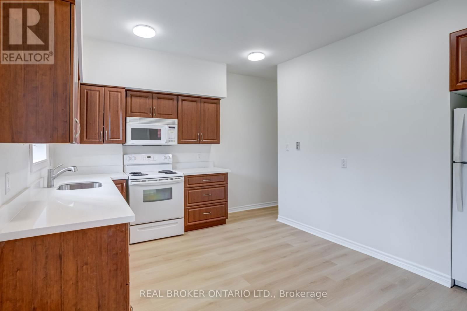 55 YOUNG STREET Image 9