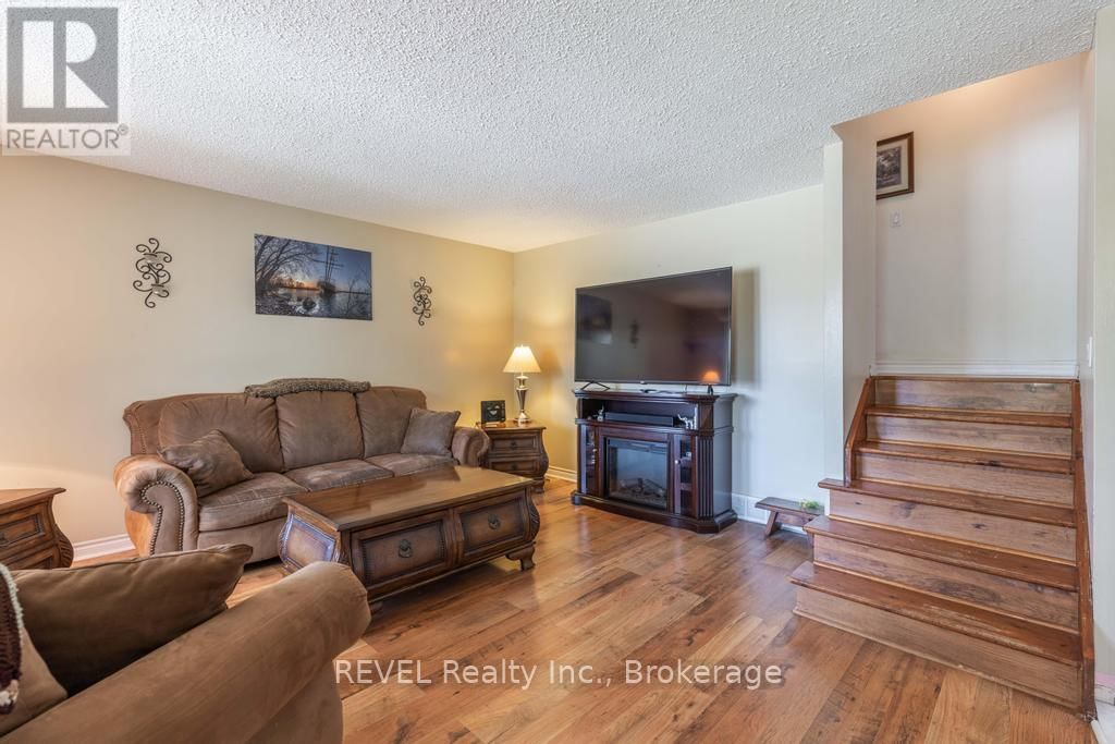 6556 ECHO CIRCLE Image 12