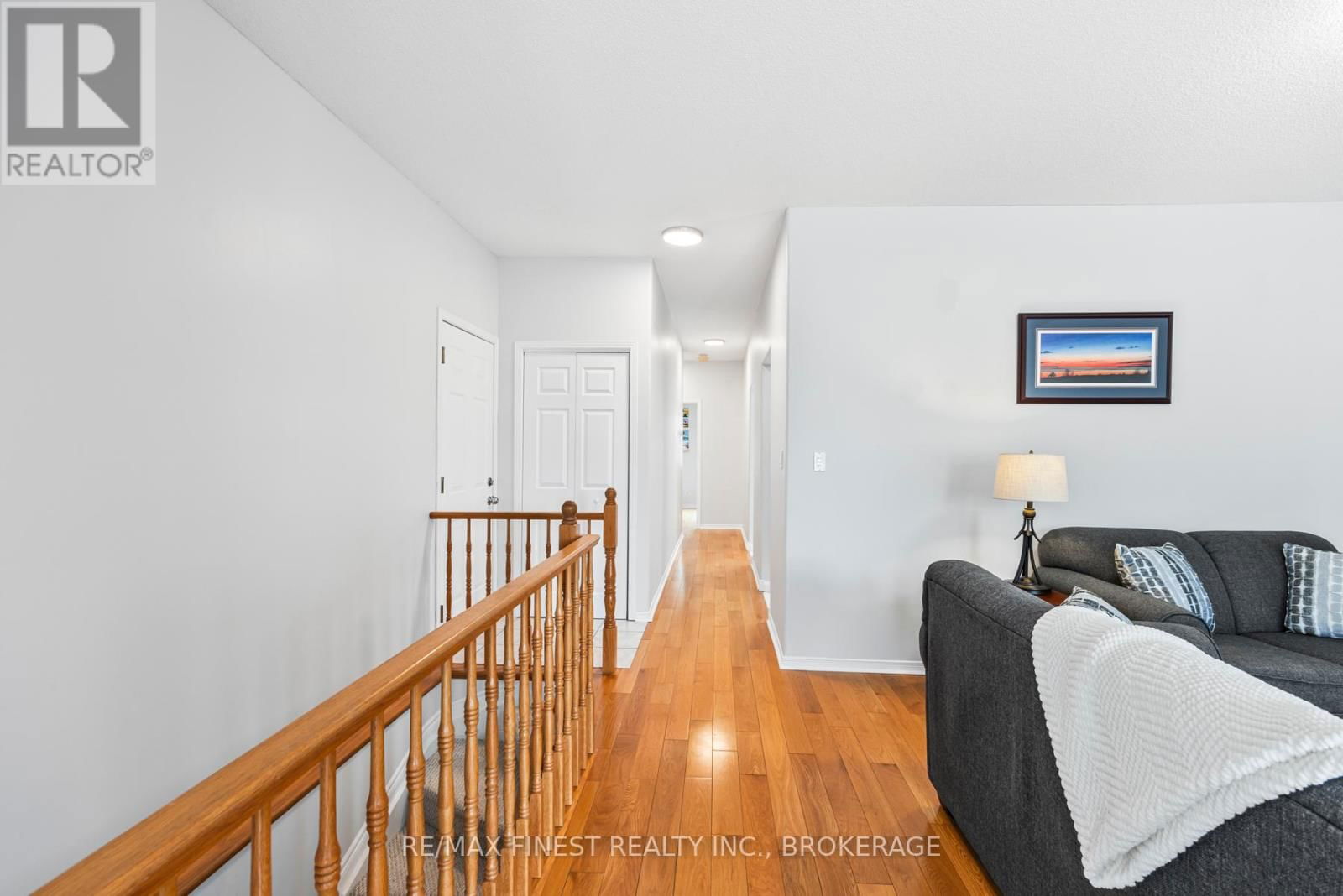 468 WESTON CRESCENT Image 10