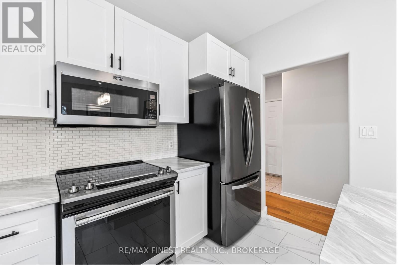 468 WESTON CRESCENT Image 14
