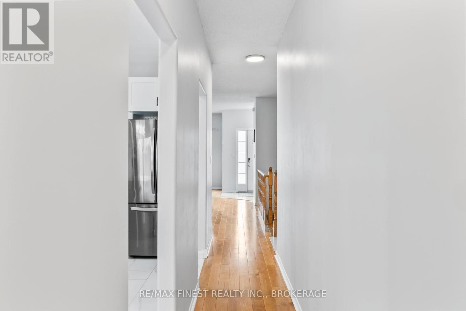 468 WESTON CRESCENT Image 18