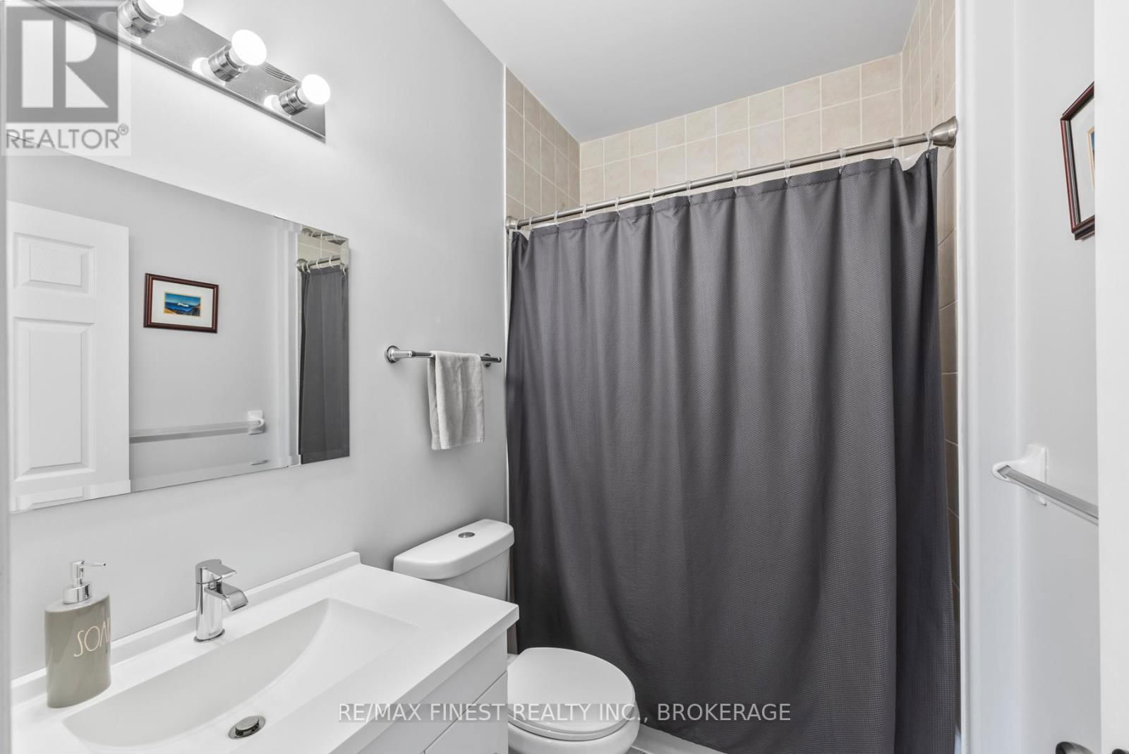 468 WESTON CRESCENT Image 23