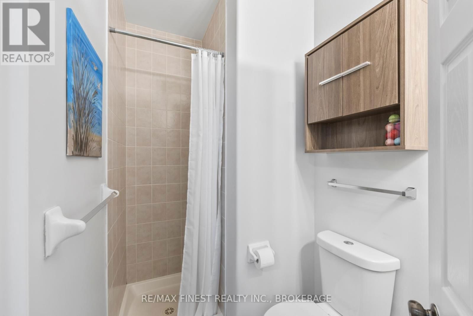 468 WESTON CRESCENT Image 26