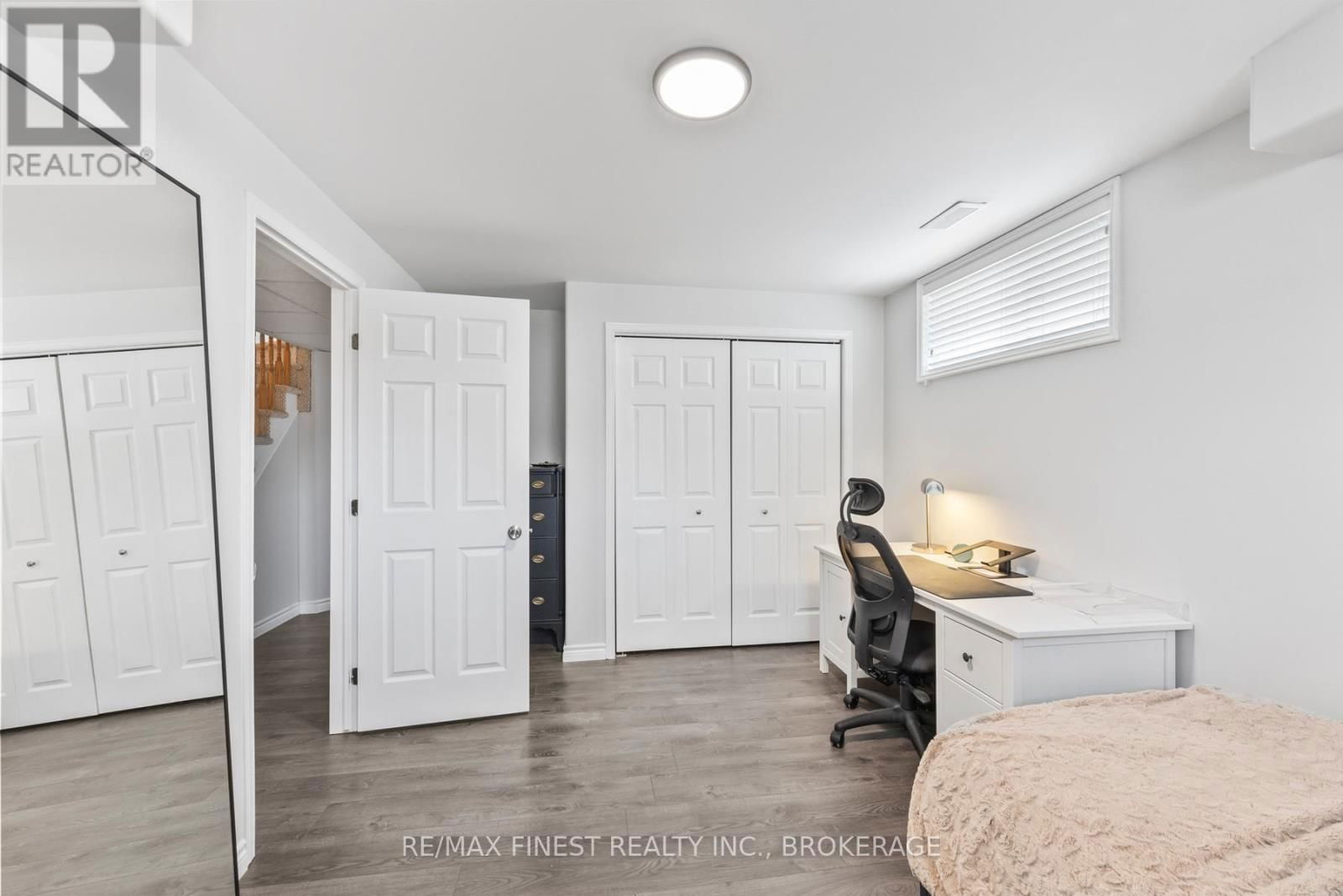 468 WESTON CRESCENT Image 30