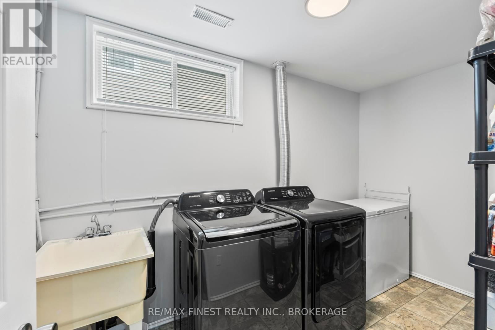 468 WESTON CRESCENT Image 33