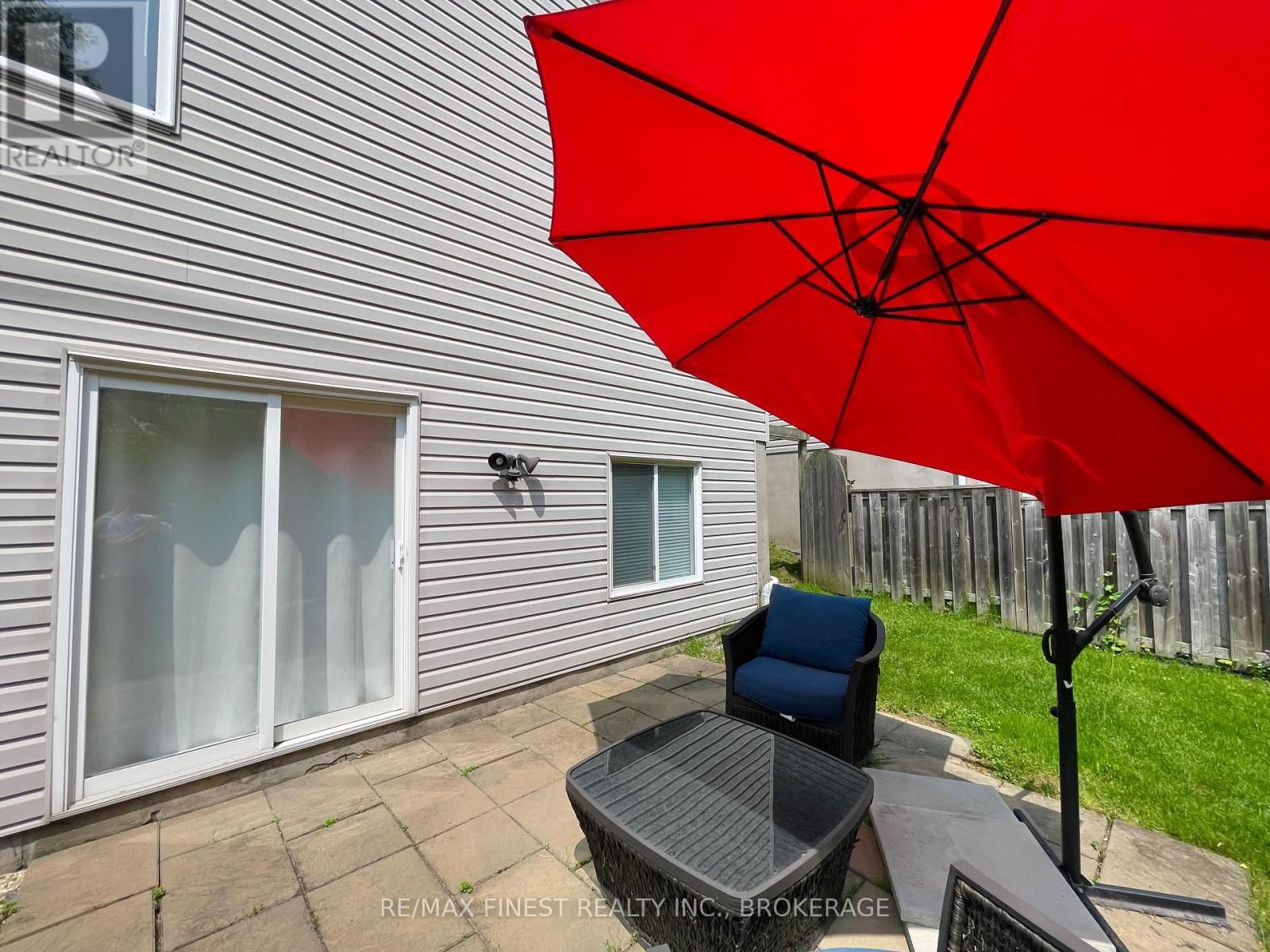 468 WESTON CRESCENT Image 43
