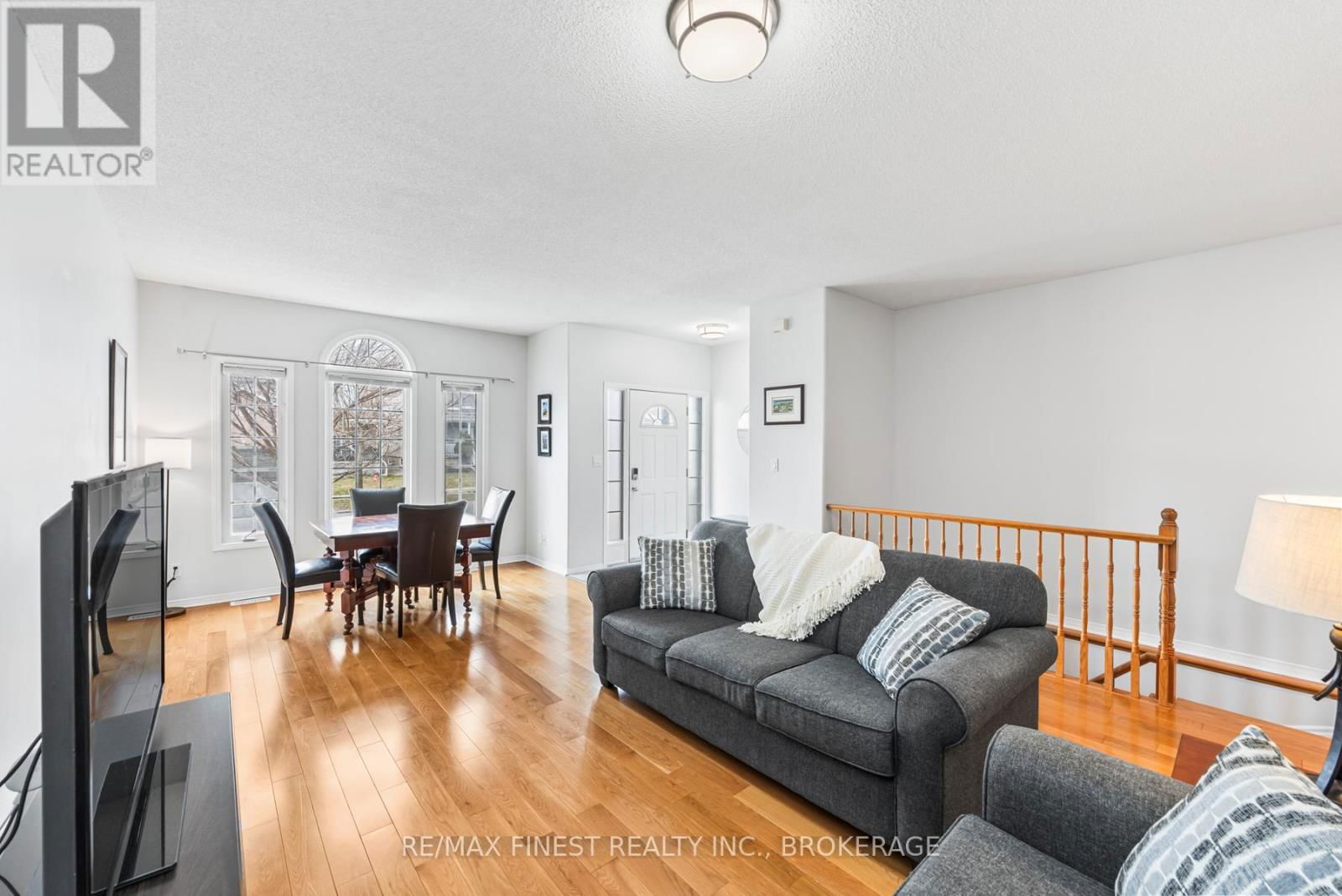 468 WESTON CRESCENT Image 5