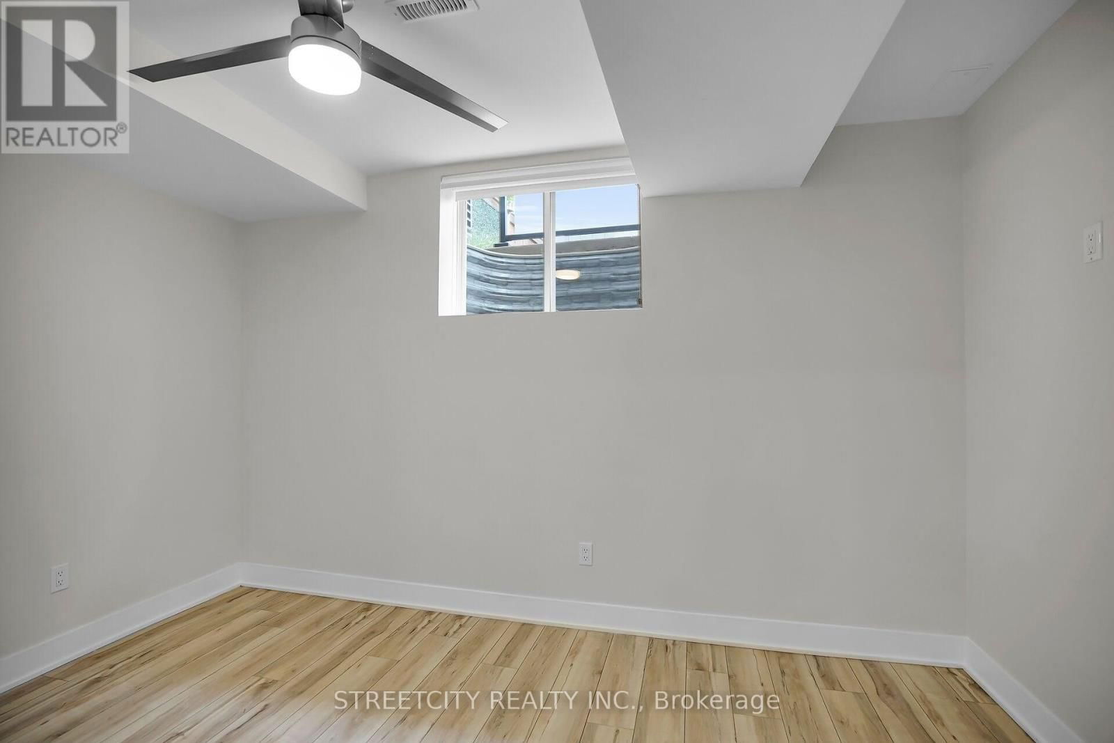 126 - 9861 GLENDON DRIVE Image 24