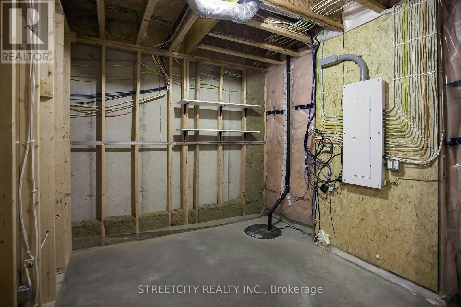 126 - 9861 GLENDON DRIVE Image 27