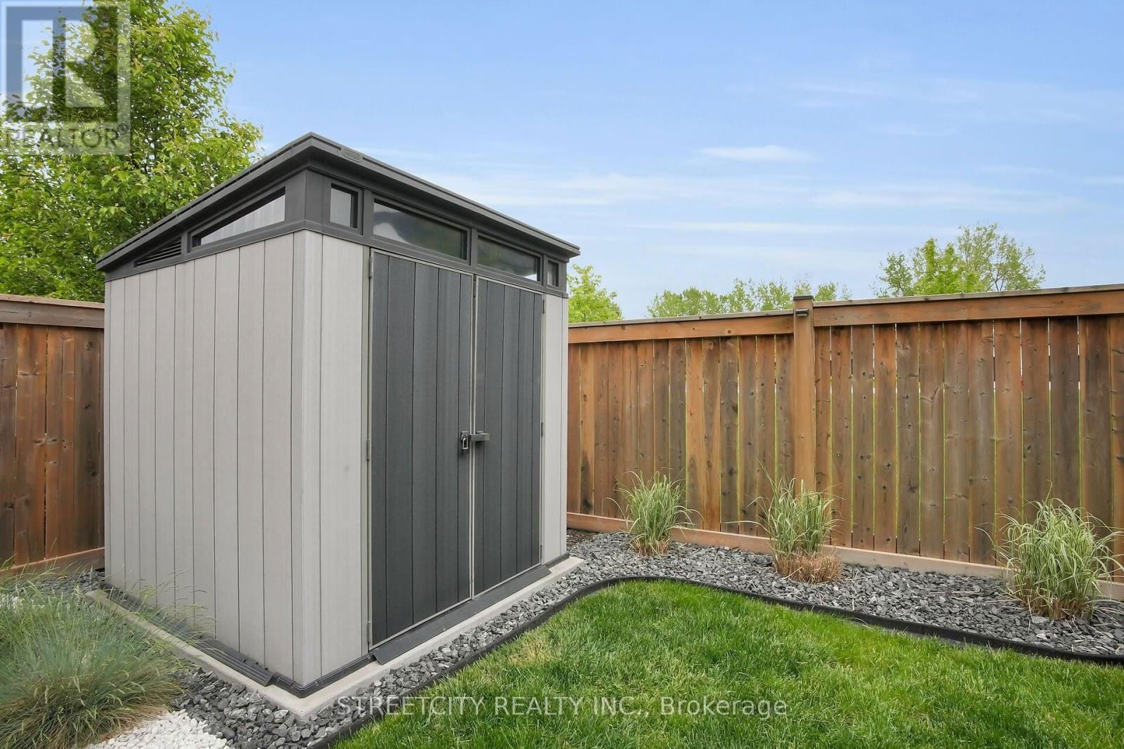 126 - 9861 GLENDON DRIVE Image 30