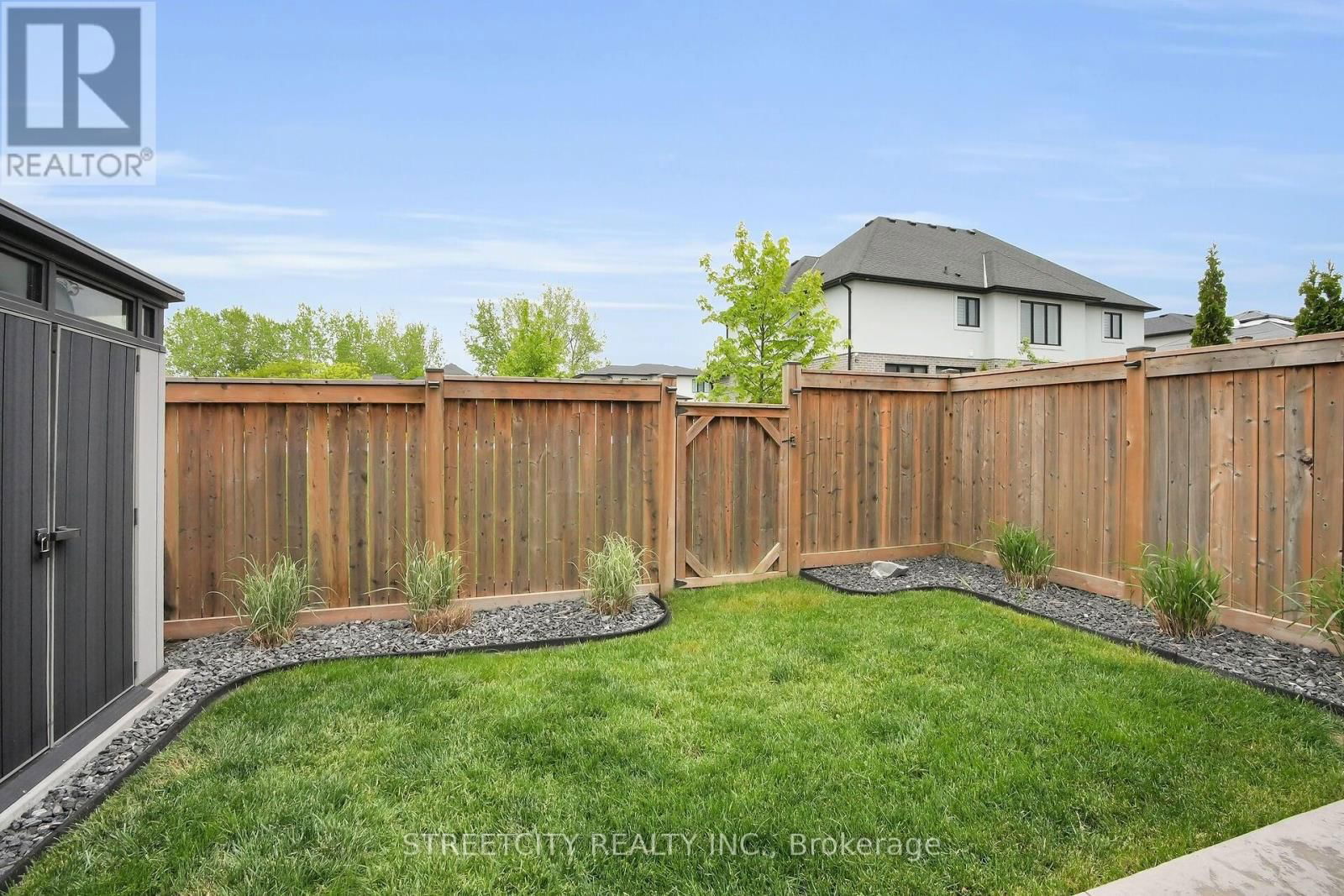 126 - 9861 GLENDON DRIVE Image 31