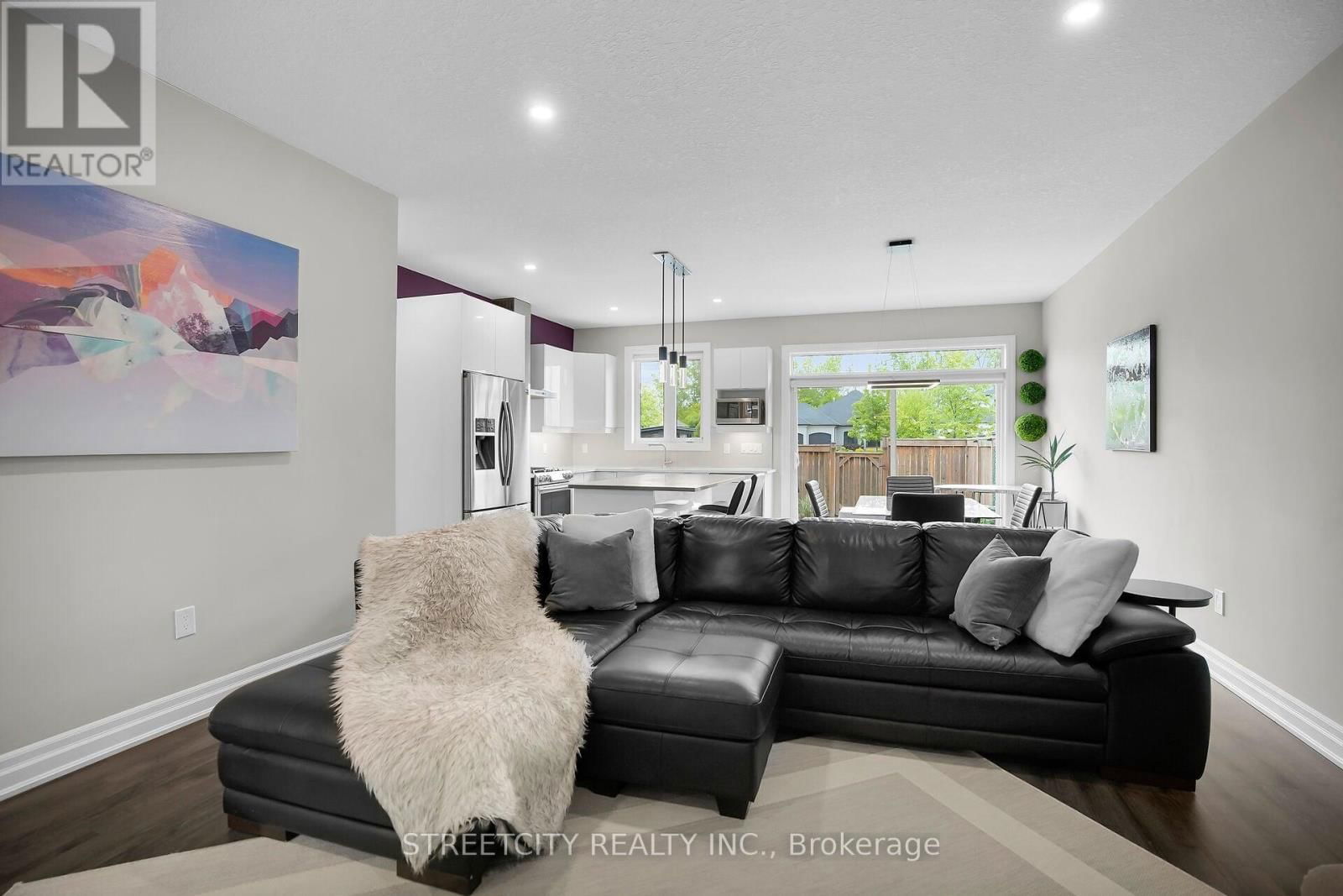 126 - 9861 GLENDON DRIVE Image 8