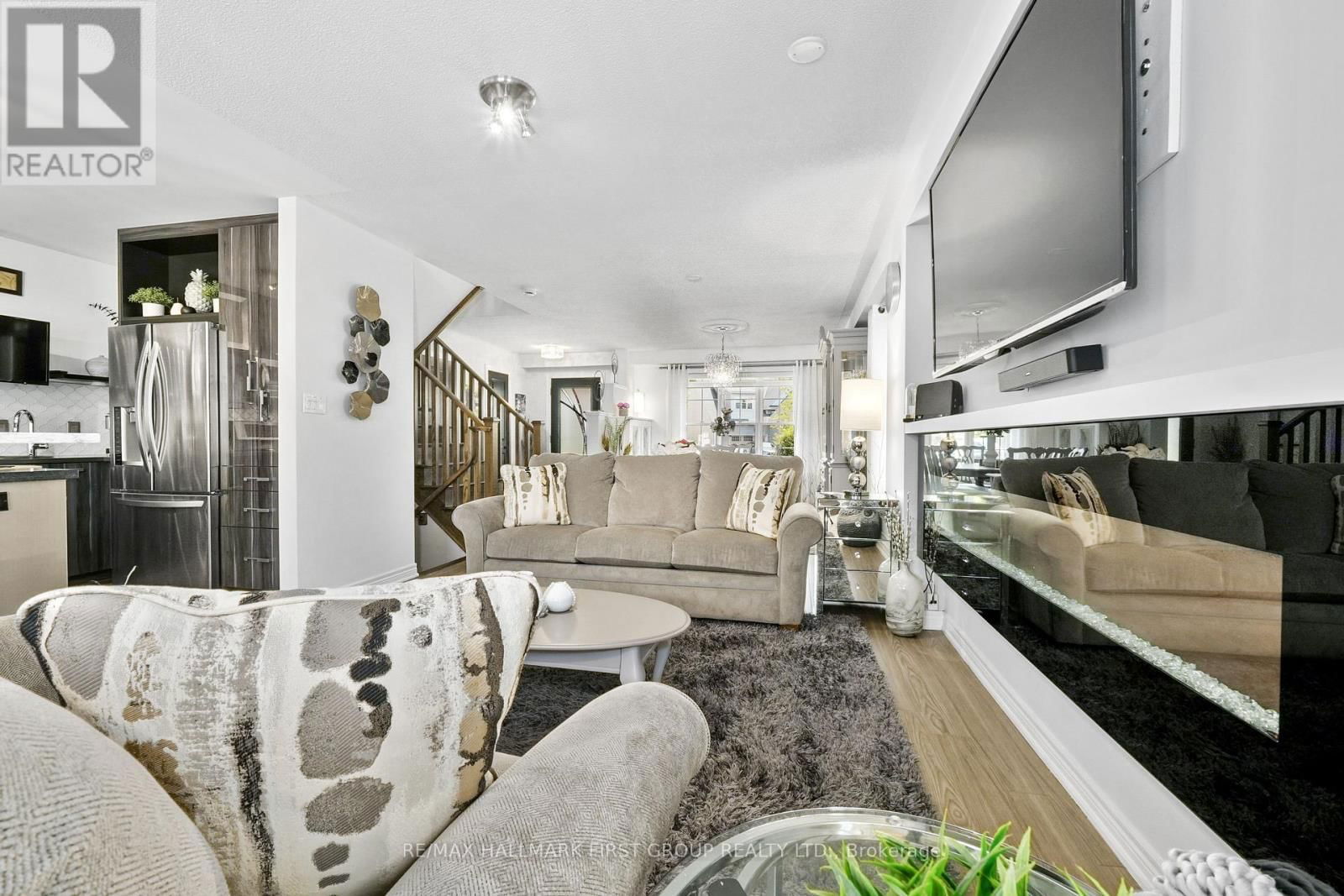 14 MAPLE BOULEVARD Image 17