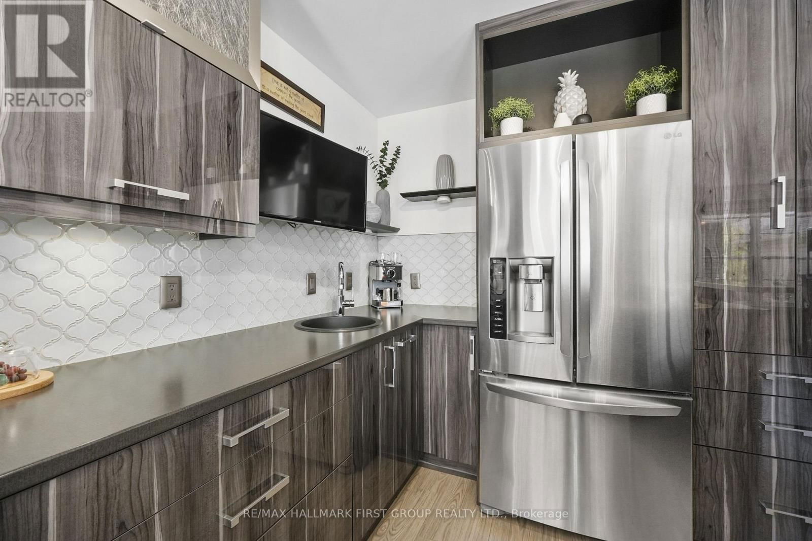 14 MAPLE BOULEVARD Image 23