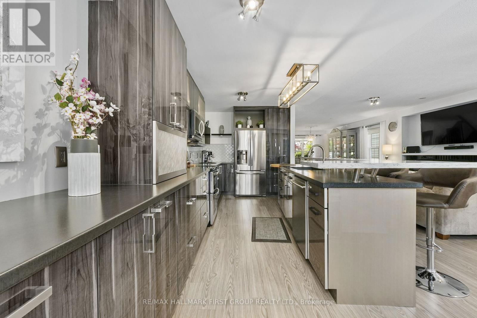 14 MAPLE BOULEVARD Image 27