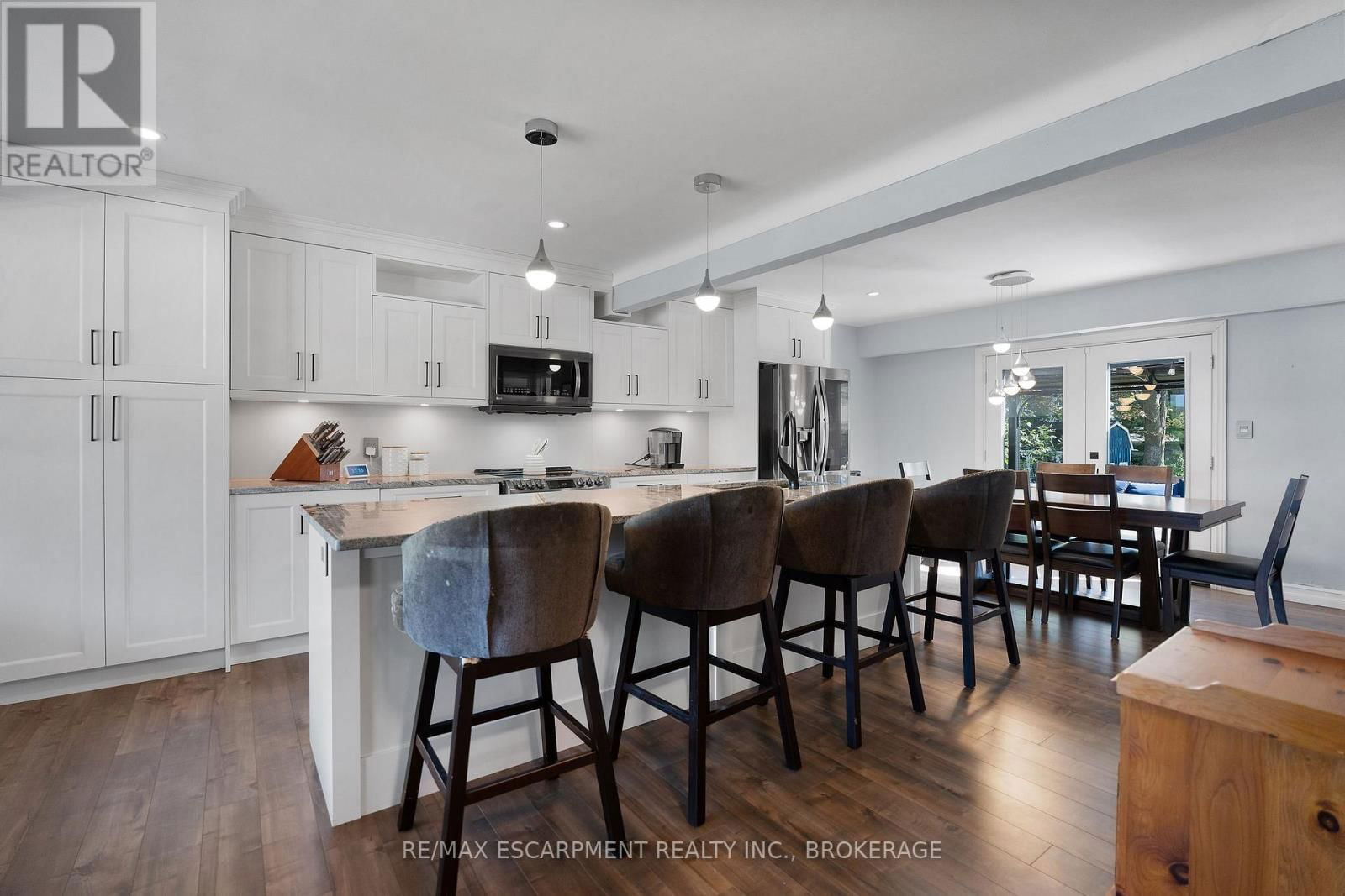 163 CHAMPLAIN DRIVE Image 12