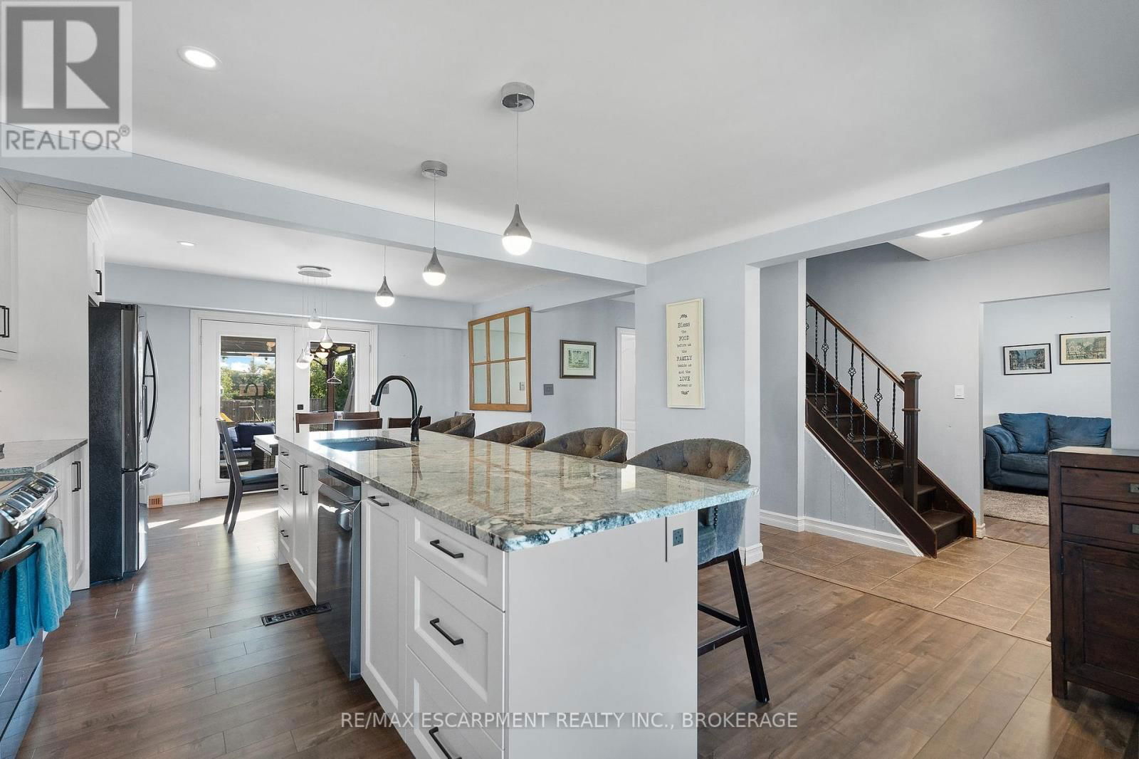 163 CHAMPLAIN DRIVE Image 13
