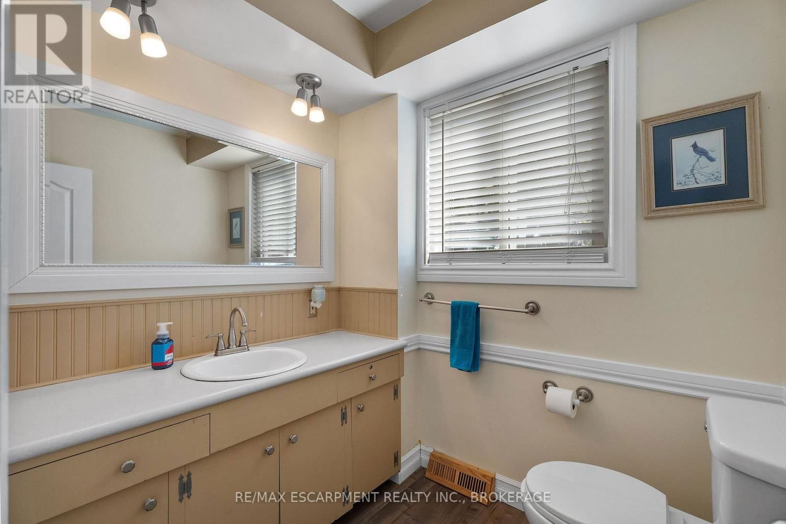 163 CHAMPLAIN DRIVE Image 18
