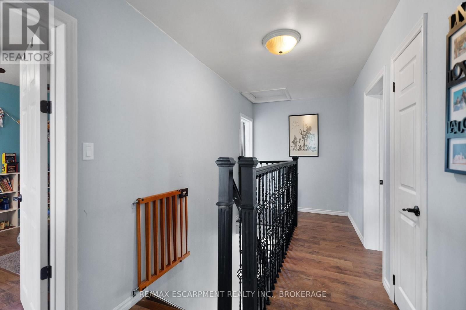 163 CHAMPLAIN DRIVE Image 21