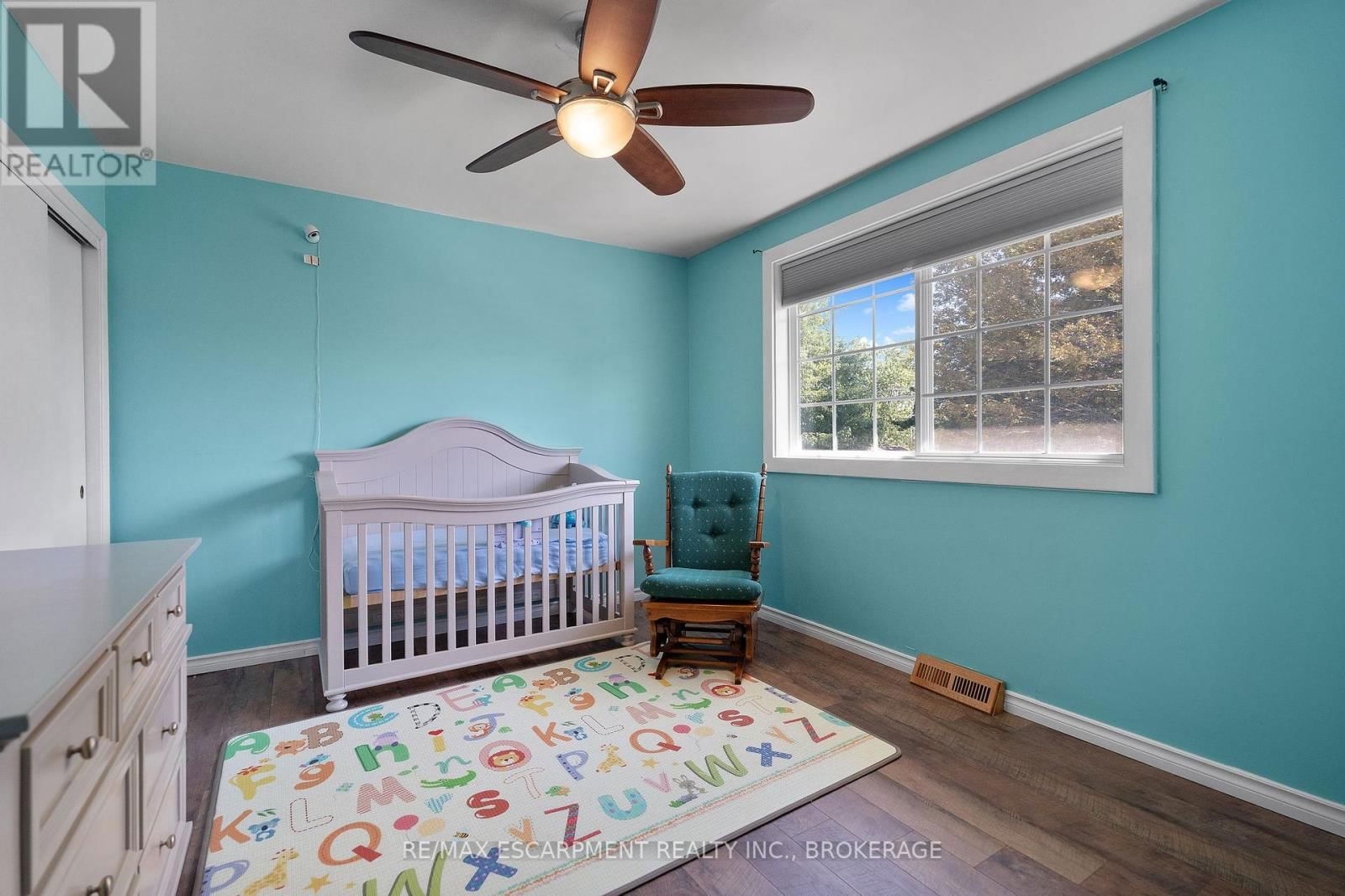 163 CHAMPLAIN DRIVE Image 26