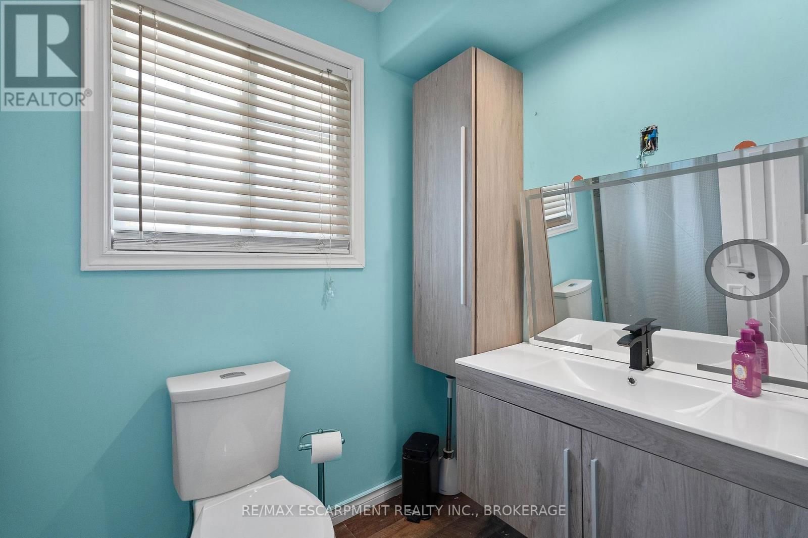 163 CHAMPLAIN DRIVE Image 27