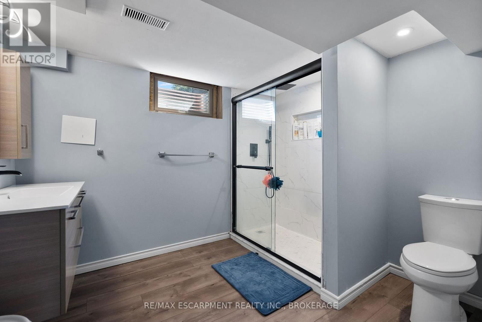 163 CHAMPLAIN DRIVE Image 32