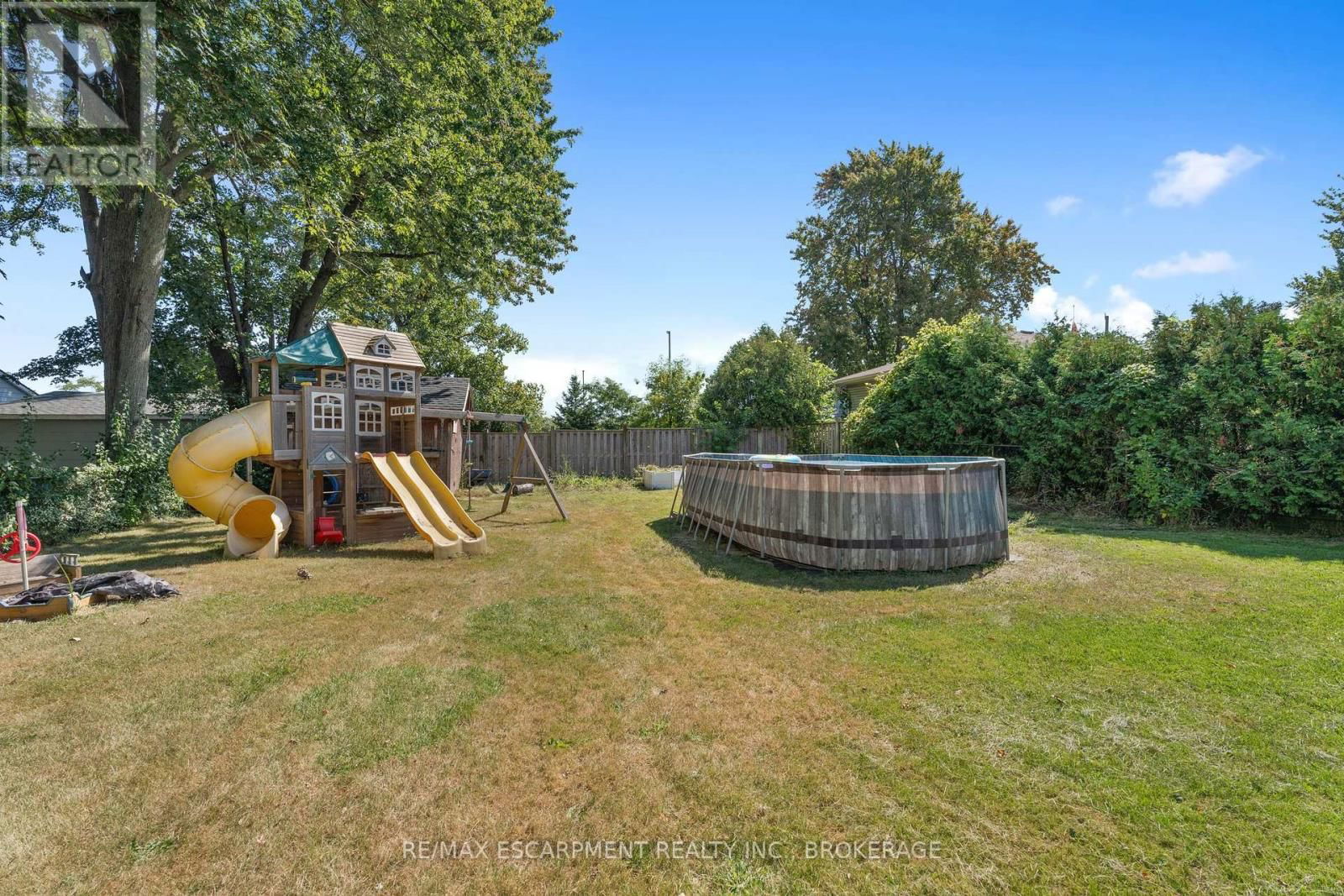 163 CHAMPLAIN DRIVE Image 39