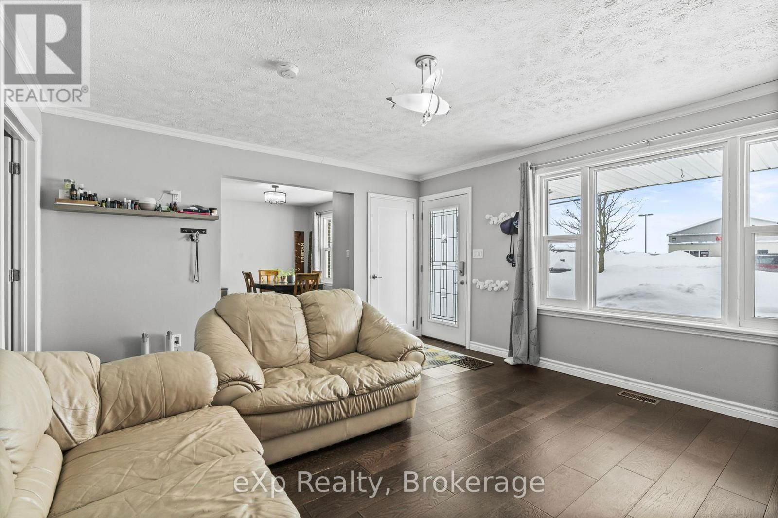 361 1ST AVENUE SOUTH Image 9
