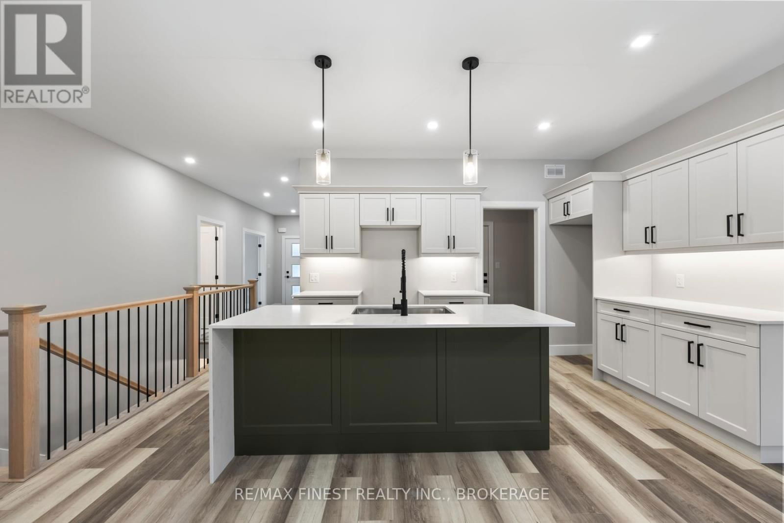 161 CREIGHTON DRIVE Image 17