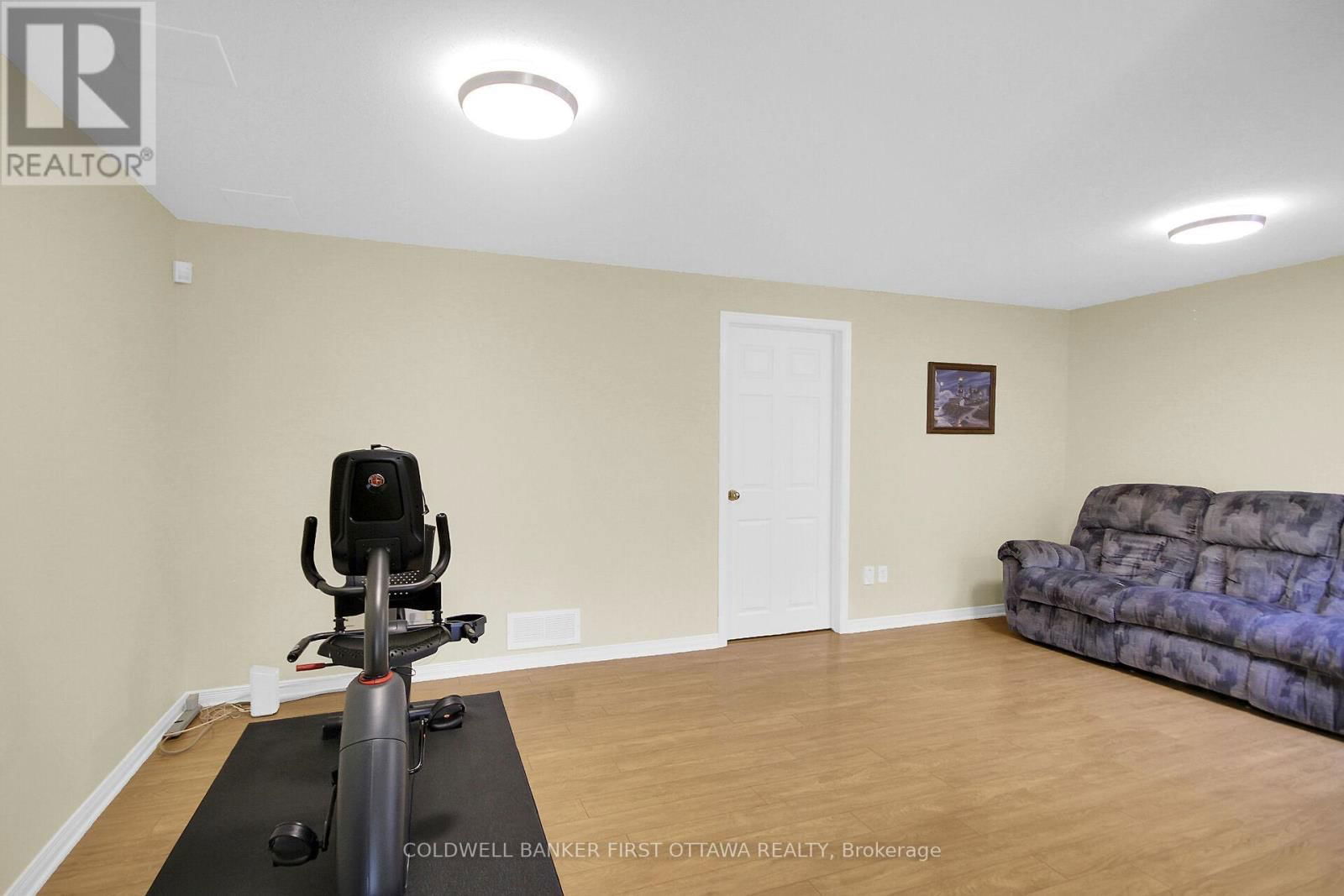 41 TOBERMORY CRESCENT Image 24