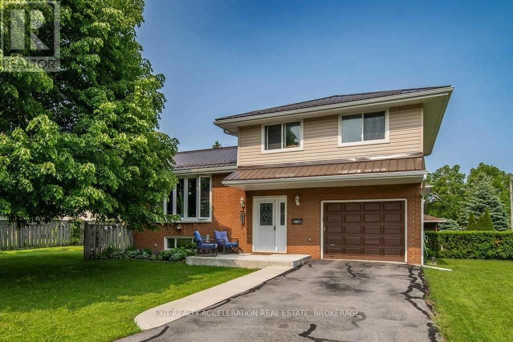 241 SMART CRESCENT Image 1