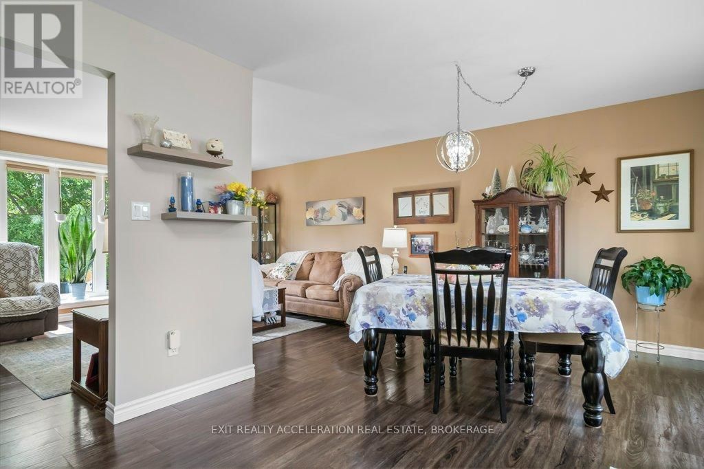 241 SMART CRESCENT Image 13