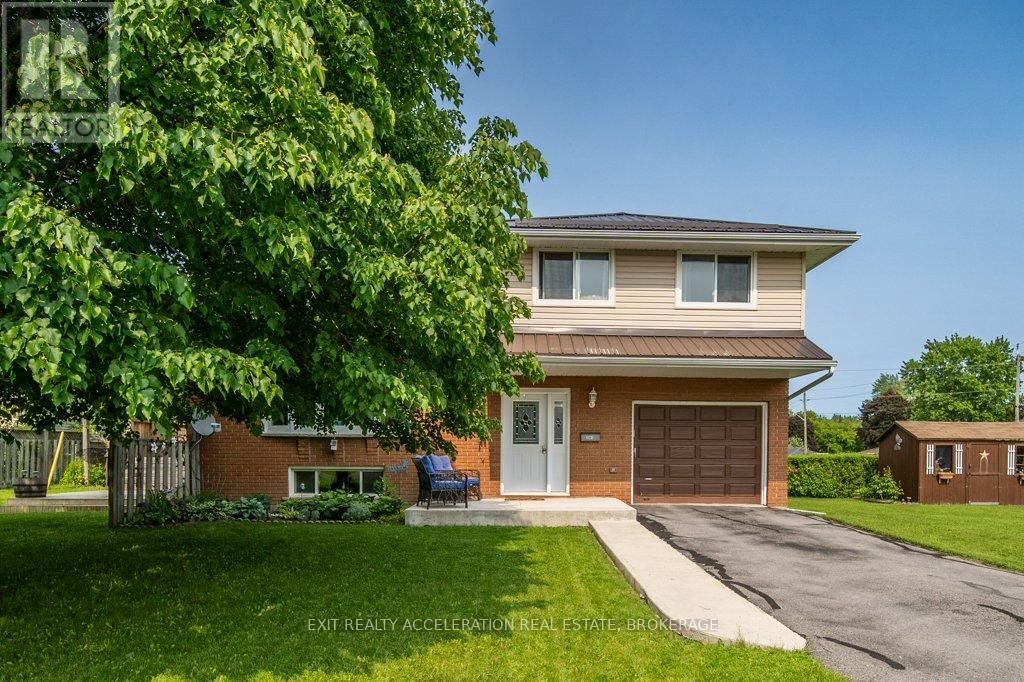 241 SMART CRESCENT Image 2
