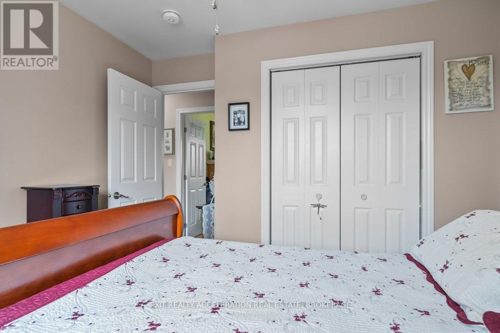 241 SMART CRESCENT Image 24
