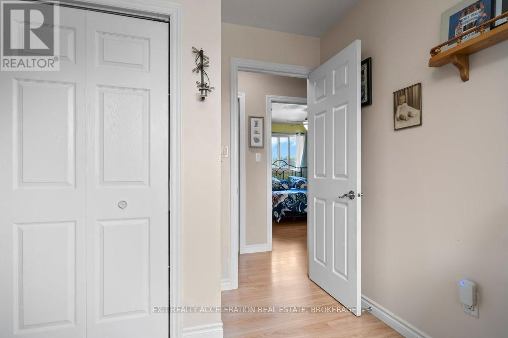 241 SMART CRESCENT Image 26